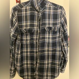 Multi-blue mens flannel. In good condition